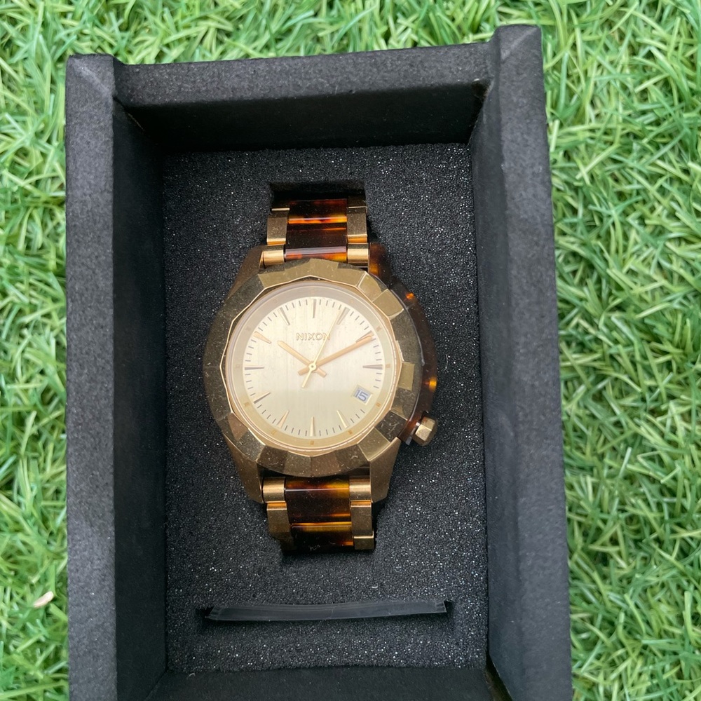 Nixon - Monarch Watch